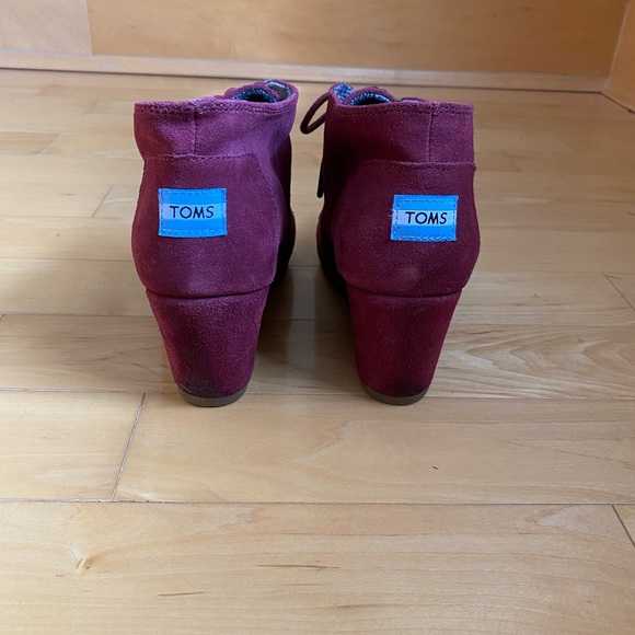 TOMS burgundy wedge booties - Picture 3 of 4
